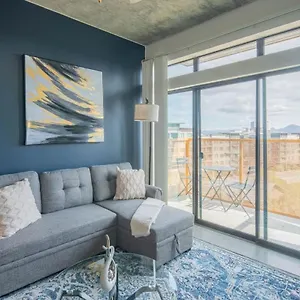 Apartment Striking 2bd - Cdt- Gym, Pool, Parking - Sleep8, Phoenix